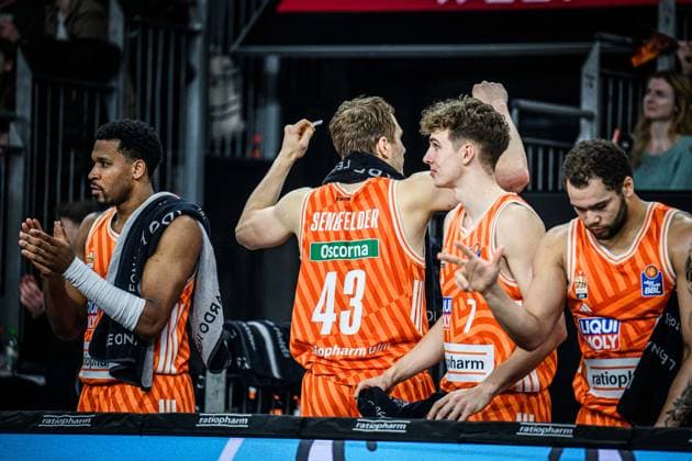 New Ulm, Germany, 24 01 26 Justin Simon ratiopharm ulm , Christian Sengfelder ratiopharm ulm , Tobias Jensen ratiopharm ulm and Christopher Ledlum ratiopharm ulm gestures, gestures during the Basketball Bundesliga match between ratiopharm ulm vs MLP Academics Heidelberg at ratiopharm Arena on January 24, 2026 in New Ulm, Germany Photo by Harry Langer DeFodi Images ratiopharm Arena, Germany, 24 01 26 Justin Simon ratiopharm ulm , Christian Sengfelder ratiopharm ulm , Tobias Jensen ratiopharm ulm and Christopher Ledlum ratiopharm ulm gestures during the Basketball Bundesliga match between ratiopharm ulm vs MLP Academics Heidelberg at Neu Ulm on January 24, 2026 in ratiopharm Arena, Germany Photo by Harry Langer DeFodi Images Photo by Harry Langer DeFodi Images