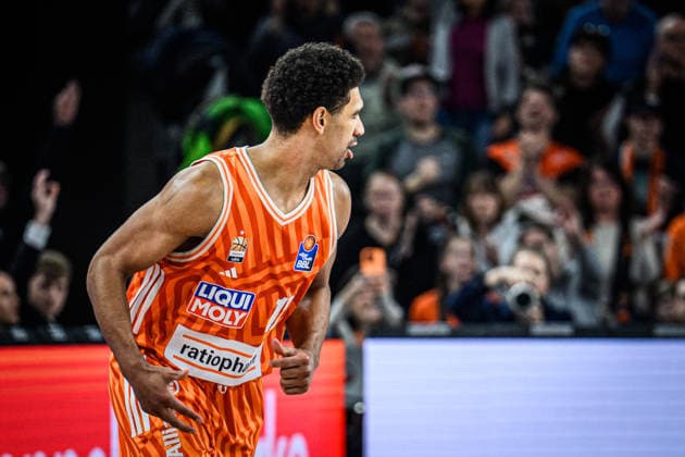 Neu Ulm, Germany, 24 01 26 Mark Smith ratiopharm ulm Looks on during the Basketball Bundesliga match between ratiopharm ulm vs MLP Academics Heidelberg at ratiopharm Arena on January 24, 2026 in Neu Ulm, Germany Photo by Harry Langer DeFodi Images ratiopharm Arena, Germany, 24 01 26 Mark Smith ratiopharm ulm Looks on during the Basketball Bundesliga match between ratiopharm ulm vs MLP Academics Heidelberg at Neu Ulm on January 24, 2026 in ratiopharm Arena, Germany Photo by Harry Langer DeFodi Images Photo by Harry Langer DeFodi Images