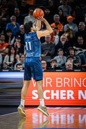 Neu Ulm, Germany, 24 01 26 Erol Ersek MLP Academics Heidelberg in action, on the ball, single action during the Basketball Bundesliga match between ratiopharm ulm vs MLP Academics Heidelberg at ratiopharm Arena on January 24, 2026 in Neu Ulm, Germany Photo by Harry Langer DeFodi Images ratiopharm Arena, Germany, 24 01 26 Erol Ersek MLP Academics Heidelberg controls the Ball during the Basketball Bundesliga match between ratiopharm ulm vs MLP Academics Heidelberg at Neu Ulm on January 24, 2026 in ratiopharm Arena, Germany Photo by Harry Langer DeFodi Images Photo by Harry Langer DeFodi Images