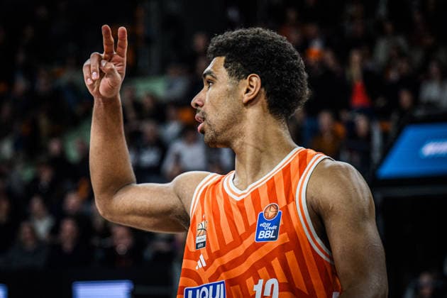 Neu Ulm, Germany, 24 01 26 Mark Smith ratiopharm ulm gestures during the Basketball Bundesliga match between ratiopharm ulm vs MLP Academics Heidelberg at ratiopharm Arena on January 24, 2026 in Neu Ulm, Germany Photo by Harry Langer DeFodi Images ratiopharm Arena, Germany, 24 01 26 Mark Smith ratiopharm ulm gestures during the Basketball Bundesliga match between ratiopharm ulm vs MLP Academics Heidelberg at Neu Ulm on January 24, 2026 in ratiopharm Arena, Germany Photo by Harry Langer DeFodi Images Photo by Harry Langer DeFodi Images