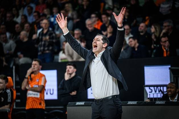 Neu Ulm, Germany, 24 01 26 Head Coach Ty Harrelson ratiopharm ulm gestures, gestures during the Basketball Bundesliga match between ratiopharm ulm vs MLP Academics Heidelberg at ratiopharm Arena on January 24, 2026 in Neu Ulm, Germany Photo by Harry Langer DeFodi Images ratiopharm Arena, Germany, 24 01 26 Head Coach Ty Harrelson ratiopharm ulm gestures during the Basketball Bundesliga match between ratiopharm ulm vs MLP Academics Heidelberg at Neu Ulm on January 24, 2026 in ratiopharm Arena, Germany Photo by Harry Langer DeFodi Images Photo by Harry Langer DeFodi Images