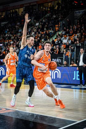 Neu Ulm, Germany, 24 01 26 Ryan Miksell MLP Academics Heidelberg and Diego Garavaglia ratiopharm ulm battle for the ball during the Basketball Bundesliga match between ratiopharm ulm vs MLP Academics Heidelberg at ratiopharm Arena on January 24, 2026 in Neu Ulm, Germany Photo by Harry Langer DeFodi Images ratiopharm Arena, Germany, 24 01 26 Ryan Miksell MLP Academics Heidelberg and Diego Garavaglia ratiopharm ulm battle for the ball during the Basketball Bundesliga match between ratiopharm ulm vs MLP Academics Heidelberg at Neu Ulm on January 24, 2026 in ratiopharm Arena, Germany Photo by Harry Langer DeFodi Images Photo by Harry Langer DeFodi Images