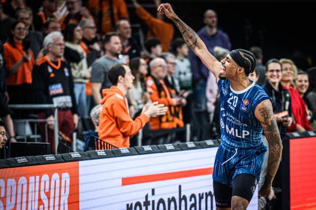 Neu Ulm, Germany, 24 01 26 Michael Weathers MLP Academics Heidelberg gestures, gestures, cheers during the Basketball Bundesliga match between ratiopharm ulm vs MLP Academics Heidelberg at ratiopharm Arena on January 24, 2026 in Neu Ulm, Germany Photo by Harry Langer DeFodi Images ratiopharm Arena, Germany, 24 01 26 Michael Weathers MLP Academics Heidelberg gestures during the Basketball Bundesliga match between ratiopharm ulm vs MLP Academics Heidelberg at Neu Ulm on January 24, 2026 in ratiopharm Arena, Germany Photo by Harry Langer DeFodi Images Photo by Harry Langer DeFodi Images