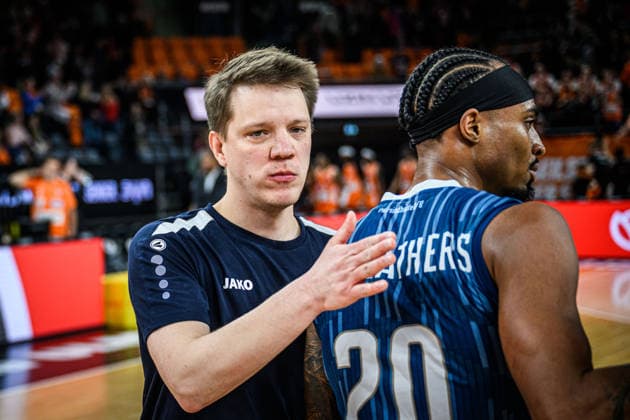Neu Ulm, Germany, 24 01 26 Sporting Director Alex Vogel MLP Academics Heidelberg and Michael Weathers MLP Academics Heidelberg gestures during the Basketball Bundesliga match between ratiopharm ulm vs MLP Academics Heidelberg at ratiopharm Arena on January 24, 2026 in Neu Ulm, Germany Photo by Harry Langer DeFodi Images ratiopharm Arena, Germany, 24 01 26 Sports director Alex Vogel MLP Academics Heidelberg and Michael Weathers MLP Academics Heidelberg gestures during the Basketball Bundesliga match between ratiopharm ulm vs MLP Academics Heidelberg at Neu Ulm on January 24, 2026 in ratiopharm Arena, Germany Photo by Harry Langer DeFodi Images Photo by Harry Langer DeFodi Images