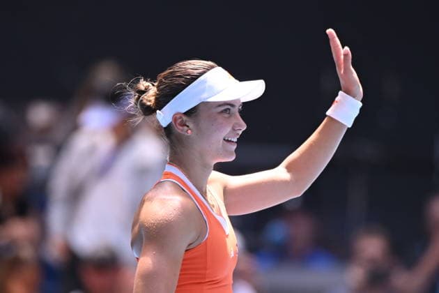 TENNIS AUSTRALIAN OPEN, Iva Jovic of the USA reacts after winning the Women™s 4th round match against Yulia Putintseva of Kazakhstan on day 8 of the 2026 Australian Open tennis tournament at Melbourne Park in Melbourne, Sunday, January 25, 2026. ( NO ARCHIVING MELBOURNE VICTORIA AUSTRALIA  Copyright: xJAMESxROSSx 20260125174469589160