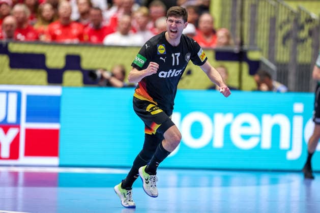 24 01 2026, Handball, Men s EHF EURO 2026, Germany Norway, Jyske Bank Boxen in Herning, Denmark, Main Round Lukas Zerbe Germany 17 cheering Denmark