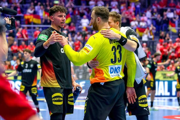 24 01 2026, Handball, Men s EHF EURO 2026, Germany Norway, Jyske Bank Boxing in Herning, Denmark, Main Round Happy faces after the win against Norway Marko Grgic Germany 71 next to Andreas Wolff Germany 33 Denmark