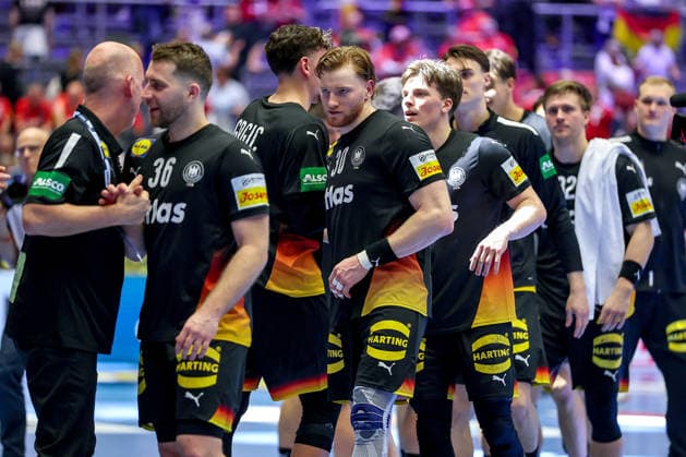 24 01 2026, Handball, Men s EHF EURO 2026, Germany Norway, Jyske Bank Boxing in Herning, Denmark, Main Round Happy faces after the win against Norway Lukas Mertens Germany 36 Marko Grgic Germany 71 Tom Kiesler Germany 30 Nils Lichtlein Germany 03 Renars Uscins Germany 23 Denmark