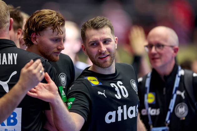 24 01 2026, Handball, Men s EHF EURO 2026, Germany Norway, Jyske Bank Boxen in Herning, Denmark, Main Round Happy faces after the win against Norway Lukas Mertens Germany 36 Denmark