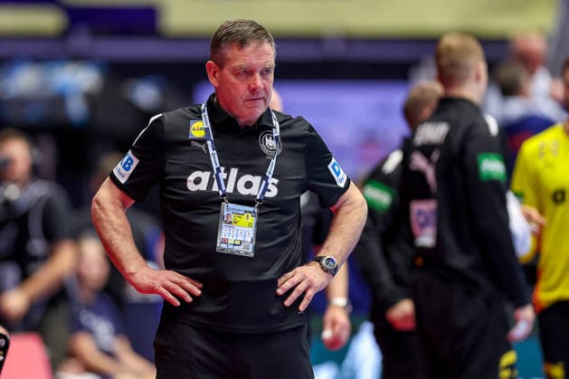 24 01 2026, Handball, Men s EHF EURO 2026, Germany Norway, Jyske Bank Boxen in Herning, Denmark, Main Round Headcoach Alfred Gislason Germany hc gesticulating on the sidelines Denmark