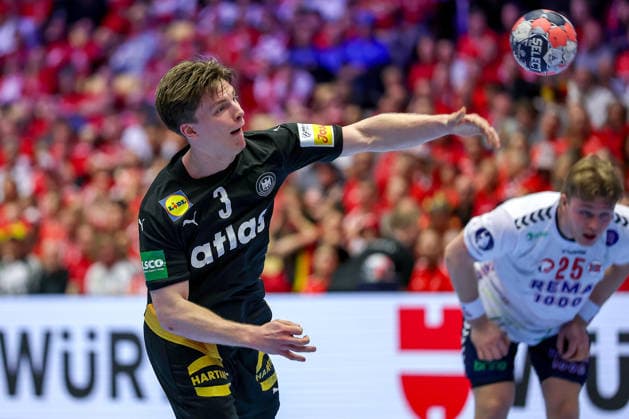 24 01 2026, Handball, Men s EHF EURO 2026, Germany Norway, Jyske Bank Boxen in Herning, Denmark, Main Round Nils Lichtlein Germany 03 Denmark