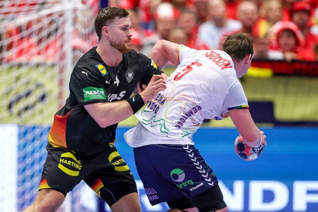 24 01 2026, Handball, Men s EHF EURO 2026, Germany Norway, Jyske Bank Boxing in Herning, Denmark, Main Round Johannes Golla Germany 04 in duel against Sander Sagosen Norway 05 Denmark