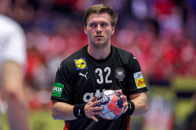 24 01 2026, Handball, Men s EHF EURO 2026, Germany Norway, Jyske Bank Boxen in Herning, Denmark, Main Round Franz Semper Germany 32 Denmark