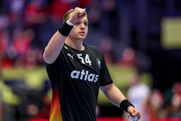 24 01 2026, Handball, Men s EHF EURO 2026, Germany Norway, Jyske Bank Boxen in Herning, Denmark, Main Round Justus Fischer Germany 54 cheering Denmark