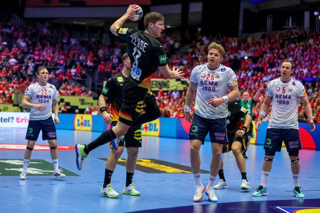 24 01 2026, Handball, Men s EHF EURO 2026, Germany Norway, Jyske Bank Boxen in Herning, Denmark, Main Round Lukas Zerbe Germany 17 throws the ball at the goal Denmark