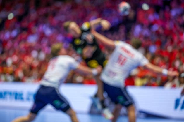 24 01 2026, Handball, Men s EHF EURO 2026, Germany Norway, Jyske Bank Boxen in Herning, Denmark, Main Round Blurry diffuse background Feature player battle for the ball Background feature blurred copyspace Denmark