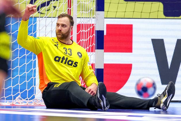 24 01 2026, Handball, Men s EHF EURO 2026, Germany Norway, Jyske Bank Boxen in Herning, Denmark, Main Round Andreas Wolff Germany 33 sits cheering on the pitch Denmark