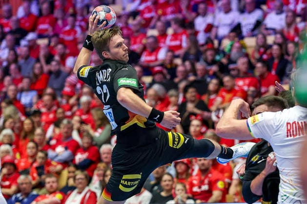 24 01 2026, Handball, Men s EHF EURO 2026, Germany Norway, Jyske Bank Boxen in Herning, Denmark, Main Round Franz Semper Germany 32 throws the ball at the goal Denmark