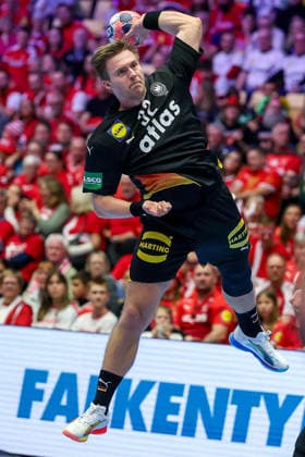24 01 2026, Handball, Men s EHF EURO 2026, Germany Norway, Jyske Bank Boxen in Herning, Denmark, Main Round Franz Semper Germany 32 throws the ball at the goal Denmark