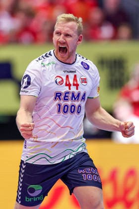 24 01 2026, Handball, Men s EHF EURO 2026, Germany Norway, Jyske Bank Boxen in Herning, Denmark, Main Round Kevin Maagero Gulliksen Norway 44 cheering Denmark