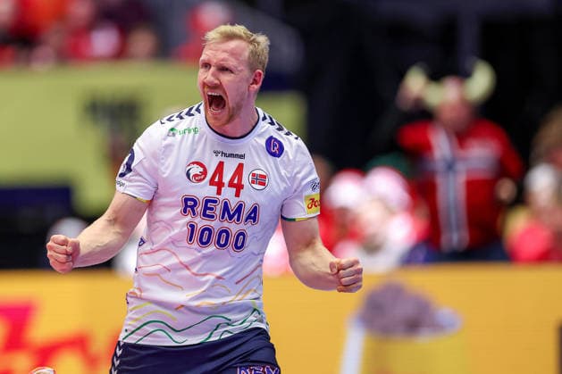 24 01 2026, Handball, Men s EHF EURO 2026, Germany Norway, Jyske Bank Boxen in Herning, Denmark, Main Round Kevin Maagero Gulliksen Norway 44 cheering Denmark