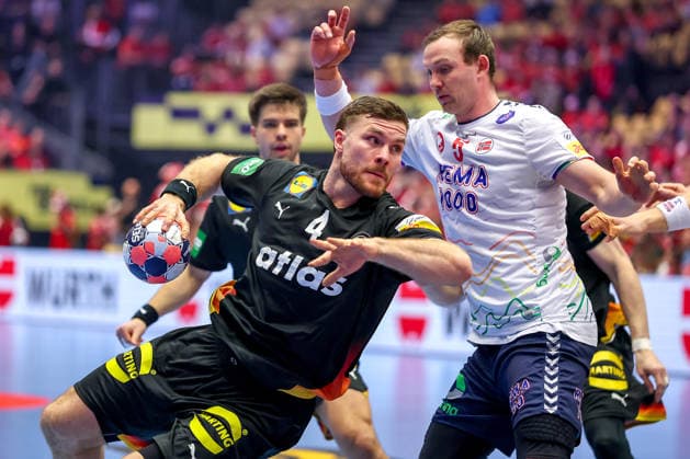 24 01 2026, Handball, Men s EHF EURO 2026, Germany Norway, Jyske Bank Boxing in Herning, Denmark, Main Round Johannes Golla Germany 04 in duel against Sander Sagosen Norway 05 Denmark