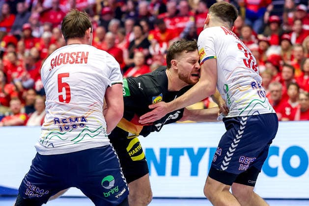 24 01 2026, Handball, Men s EHF EURO 2026, Germany Norway, Jyske Bank Boxing in Herning, Denmark, Main Round Johannes Golla Germany 04 in duel against Sander Sagosen Norway 05 Patrick Helland Anderson Norway 35 Denmark