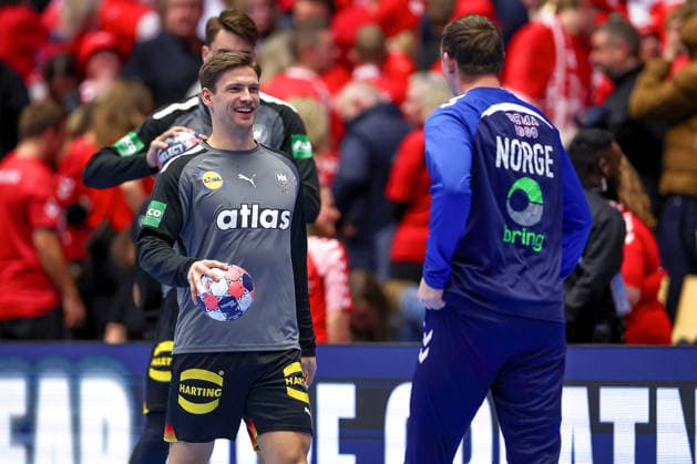 24 01 2026, Handball, Men s EHF EURO 2026, Germany Norway, Jyske Bank Boxen in Herning, Denmark, Main Round Rune Dahmke Germany 34 next to Sander Sagosen Norway 05 Denmark