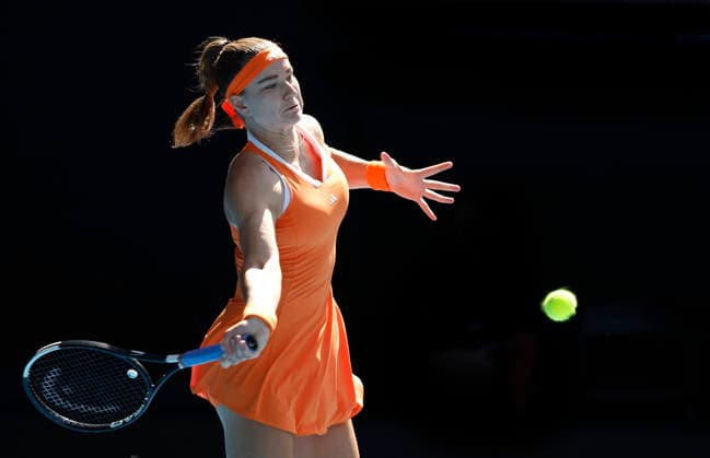 TENNIS AUSTRALIAN OPEN, Karolina Muchova of the Czech Republic in action during the Women™s 4th round match against Coco Gauff of USA on day 8 of the 2026 Australian Open tennis tournament at Melbourne Park in Melbourne, Sunday, January 25, 2026. ( NO ARCHIVING MELBOURNE VICTORIA AUSTRALIA  Copyright: xROBxPREZIOSOx 20260125145504457851
