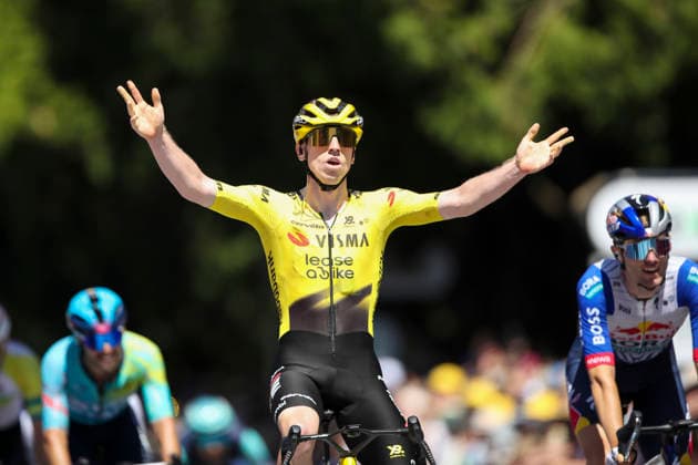 CYCLING TOUR DOWN UNDER, Matthew Brennan of Team Visma - Lease a Bike wins stage 5, Stirling circuit, 169.8km of the 2026 Men s Tour Down Under professional road bicycle race in Adelaide, Sunday, January 25, 2026. ( NO ARCHIVING, EDITORIAL USE ONLY ADELAIDE SOUTH AUSTRALIA AUSTRALIA  Copyright: xMATTxTURNERx 20260125179398366607