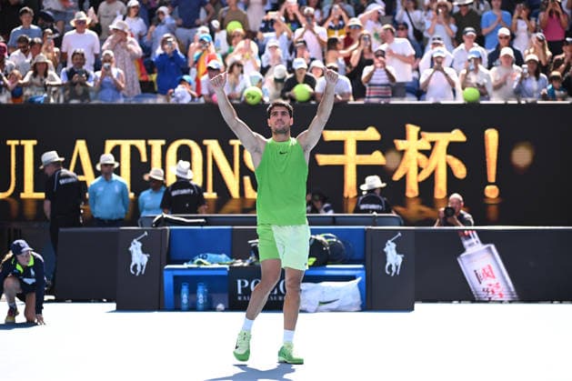 TENNIS AUSTRALIAN OPEN, Carlos Alcaraz of Spain celebrates winning the Men™s 4th round match against Tommy Paul of USA on day 8 of the 2026 Australian Open tennis tournament at Melbourne Park in Melbourne, Sunday, January 25, 2026. ( NO ARCHIVING MELBOURNE VICTORIA AUSTRALIA  Copyright: xJAMESxROSSx 20260125131133130742