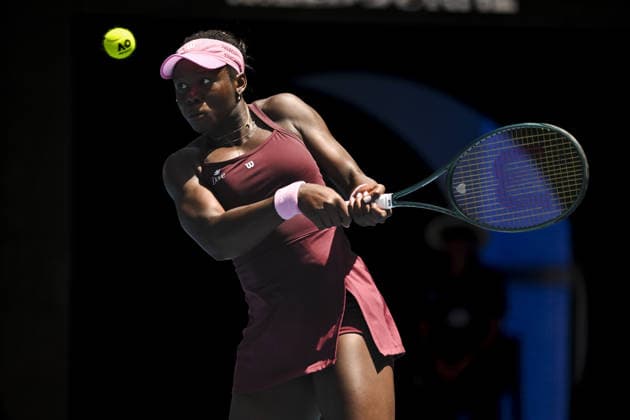 Australian Open 2026 MELBOURNE, AUSTRALIA - JANUARY 25: Victoria Mboko (CAN) in action against Aryna Sabalenka (not seen) during round 4 at the Australian Open grand slam tennis tournament at Melbourne Park in Melbourne, Australia on January 25, 2026 Mark Avellino Anadolu Melbourne Australia. Editorial use only. Please get in touch for any other usage.  Copyright: x2026xAnadoluxMarkxAvellinox