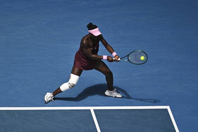 Australian Open 2026 MELBOURNE, AUSTRALIA - JANUARY 25: Victoria Mboko (CAN) in action against Aryna Sabalenka (not seen) during round 4 at the Australian Open grand slam tennis tournament at Melbourne Park in Melbourne, Australia on January 25, 2026 Mark Avellino Anadolu Melbourne Australia. Editorial use only. Please get in touch for any other usage.  Copyright: x2026xAnadoluxMarkxAvellinox