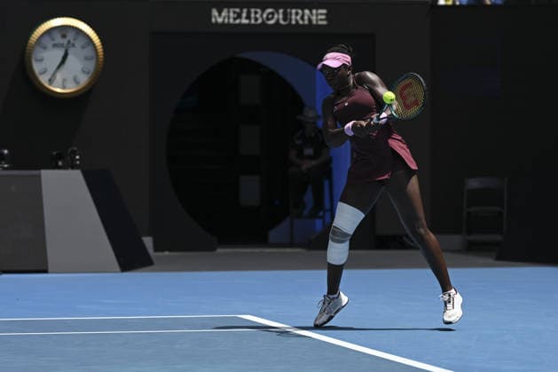 Australian Open 2026 MELBOURNE, AUSTRALIA - JANUARY 25: Victoria Mboko (CAN) in action against Aryna Sabalenka (not seen) during round 4 at the Australian Open grand slam tennis tournament at Melbourne Park in Melbourne, Australia on January 25, 2026 Mark Avellino Anadolu Melbourne Australia. Editorial use only. Please get in touch for any other usage.  Copyright: x2026xAnadoluxMarkxAvellinox