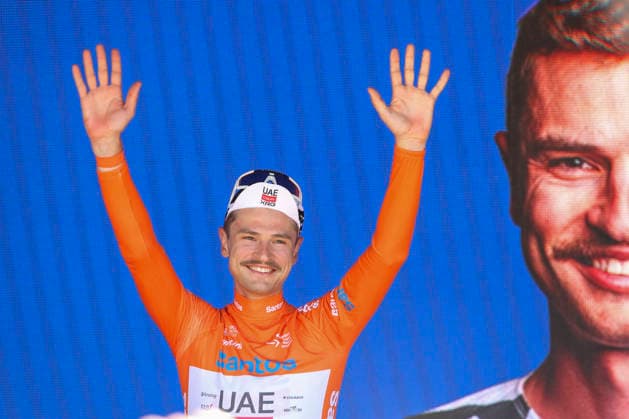 CYCLING TOUR DOWN UNDER, Jay Vine of UAE Team Emirates celebrates victory after stage 5, Stirling circuit, 169.8km of the 2026 Men s Tour Down Under professional road bicycle race in Adelaide, Sunday, January 25, 2026. ( NO ARCHIVING, EDITORIAL USE ONLY ADELAIDE SOUTH AUSTRALIA AUSTRALIA  Copyright: xMATTxTURNERx 20260125170680635671