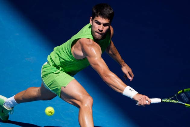 January 25, 2026: 1st seed CARLOS ALCARAZ of Spain in action against 19th seed TOMMY PAUL of the USA on Rod Laver Arena in a Men s Singles 4th round match on day 8 of the 2026 Australian Open in Melbourne, Australia. ALCARAZ won 76 64 75. Cal Media Melbourne Australia - ZUMAc04_ 20260125_faf_c04_023 Copyright: xSydneyxLowx
