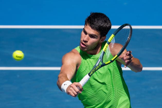 January 25, 2026: 1st seed CARLOS ALCARAZ of Spain in action against 19th seed TOMMY PAUL of the USA on Rod Laver Arena in a Men s Singles 4th round match on day 8 of the 2026 Australian Open in Melbourne, Australia. ALCARAZ won 76 64 75. Cal Media Melbourne Australia - ZUMAc04_ 20260125_faf_c04_025 Copyright: xSydneyxLowx