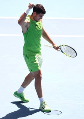 Carlos Alcaraz of Spain celebrates Australian Open tennis tournament, Day Eight, Melbourne Park, Australia - 25 Jan 2026Melbourne Melbourne Park Victoria (VIC) Australia  Copyright: xEllaxLing Shutterstockx 16380468m
