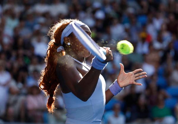TENNIS AUSTRALIAN OPEN, Coco Gauff of USA in action during the Women™s 4th round match against Karolina Muchova of the Czech Republic on day 8 of the 2026 Australian Open tennis tournament at Melbourne Park in Melbourne, Sunday, January 25, 2026. ( NO ARCHIVING MELBOURNE VICTORIA AUSTRALIA  Copyright: xROBxPREZIOSOx 20260125172576034936
