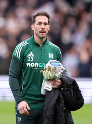 London, England, 24th January 2026. Benjamin Lecomte of Fulham during the Fulham vs Brighton and Hove Albion Premier League match at Craven Cottage, London. Picture credit should read: David Klein Sportimage EDITORIAL USE ONLY. No use with unauthorised audio, video, data, fixture lists, club league logos or live services. Online in-match use limited to 120 images, no video emulation. No use in betting, games or single club league player publications. SPI_045_DK_FULHAM_BRIGHTON SPI-4482-0037