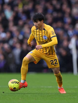 London, England, 24th January 2026. Kaoru Mitoma of Brighton during the Fulham vs Brighton and Hove Albion Premier League match at Craven Cottage, London. Picture credit should read: David Klein Sportimage EDITORIAL USE ONLY. No use with unauthorised audio, video, data, fixture lists, club league logos or live services. Online in-match use limited to 120 images, no video emulation. No use in betting, games or single club league player publications. SPI_061_DK_FULHAM_BRIGHTON SPI-4482-0053