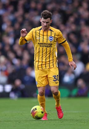 London, England, 24th January 2026. Pascal Groß of Brighton during the Fulham vs Brighton and Hove Albion Premier League match at Craven Cottage, London. Picture credit should read: David Klein Sportimage EDITORIAL USE ONLY. No use with unauthorised audio, video, data, fixture lists, club league logos or live services. Online in-match use limited to 120 images, no video emulation. No use in betting, games or single club league player publications. SPI_064_DK_FULHAM_BRIGHTON SPI-4482-0056