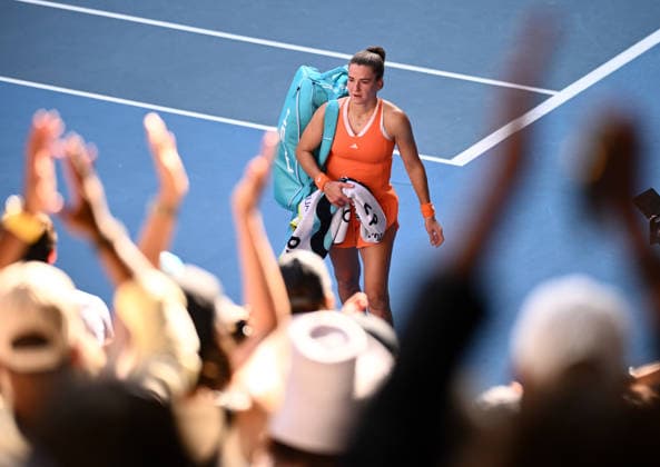 TENNIS AUSTRALIAN OPEN, Karolina Muchova of the Czech Republic departs following her loss in the Women™s 4th round match against Coco Gauff of USA on day 8 of the 2026 Australian Open tennis tournament at Melbourne Park in Melbourne, Sunday, January 25, 2026. ( NO ARCHIVING MELBOURNE VICTORIA AUSTRALIA  Copyright: xJOELxCARRETTx 20260125185573390959