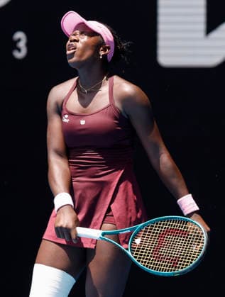 (260125) -- MELBOURNE, Jan. 25, 2026 -- Victoria Mboko reacts during the women s singles 4th round match between Aryna Sabalenka of Belarus and Victoria Mboko of Canada at the Australian Open tennis tournament in Melbourne, Australia, Jan. 25, 2026. ) (SP)AUSTRALIA-MELBOURNE-TENNIS-AUSTRALIAN OPEN-WOMEN S SINGLES MaxPing 