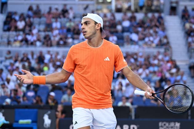 TENNIS AUSTRALIAN OPEN, Francisco Cerundolo of Argentina reacts during the Men™s 4th round match against Alexander Zverev of Germany on day 8 of the 2026 Australian Open tennis tournament at Melbourne Park in Melbourne, Sunday, January 25, 2026. ( NO ARCHIVING MELBOURNE VICTORIA AUSTRALIA  Copyright: xJAMESxROSSx 20260125185343249972