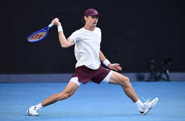 TENNIS AUSTRALIAN OPEN, Alex de Minaur of Australia in action during the Men™s 4th round match against Alexander Bublik of Kazakhstan on day 8 of the 2026 Australian Open tennis tournament at Melbourne Park in Melbourne, Sunday, January 25, 2026. ( NO ARCHIVING MELBOURNE VICTORIA AUSTRALIA  Copyright: xJOELxCARRETTx 20260125147379832551