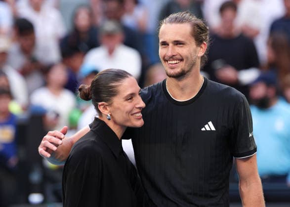 Alexander Zverev GER hugs Andrea Petkovic before the on court TV interview, Australian Open 2026, Melbourne Park, Melbourne, Victoria, Australia Copyright: xJuergenxHasenkopfx