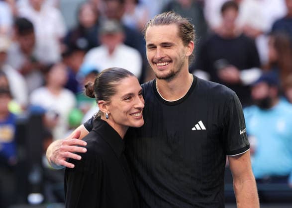 Alexander Zverev GER hugs Andrea Petkovic before the on court TV interview, Australian Open 2026, Melbourne Park, Melbourne, Victoria, Australia Copyright: xJuergenxHasenkopfx