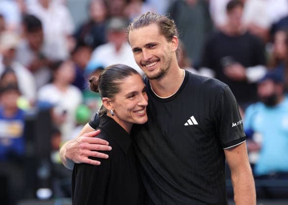 Alexander Zverev GER hugs Andrea Petkovic before the on court TV interview, Australian Open 2026, Melbourne Park, Melbourne, Victoria, Australia Copyright: xJuergenxHasenkopfx