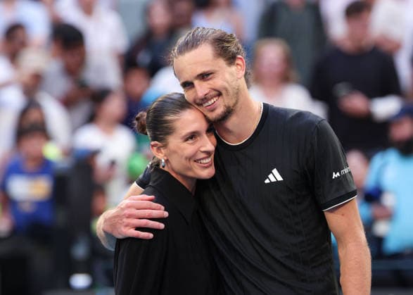 Alexander Zverev GER hugs Andrea Petkovic before the on court TV interview, Australian Open 2026, Melbourne Park, Melbourne, Victoria, Australia Copyright: xJuergenxHasenkopfx